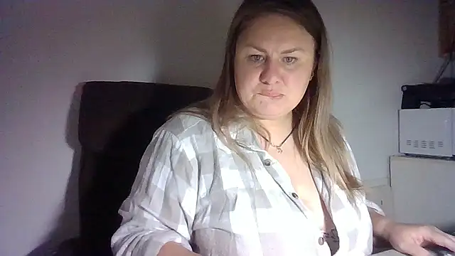 Snapshot of MartaXLove chatting on 09.10.25 MartaXLove online show from 09.10.25