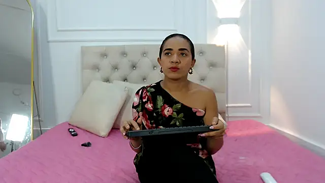 charlotte dante212 online show from 11.03.25