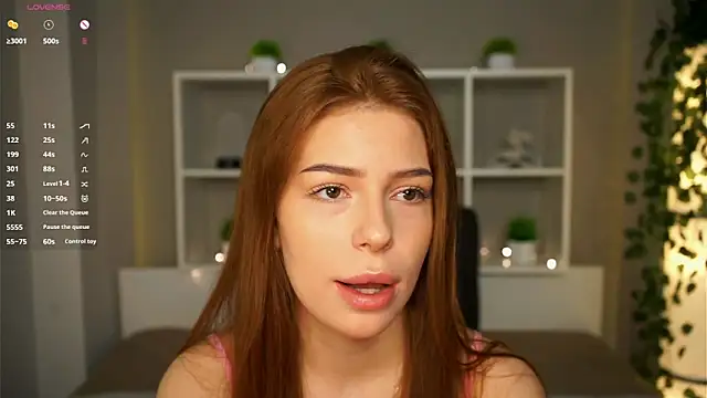 SexyEsma online show from 10.28.25