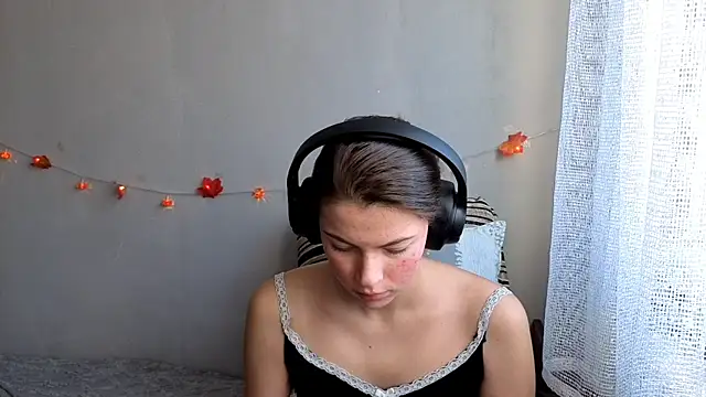 CutieAnny online show from 10.14.25