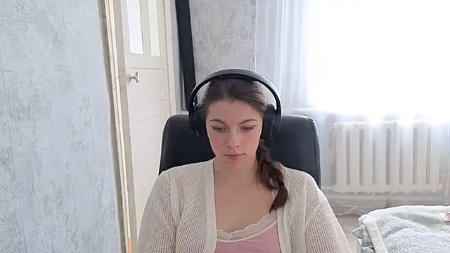 CutieAnny online show from 11.06.25