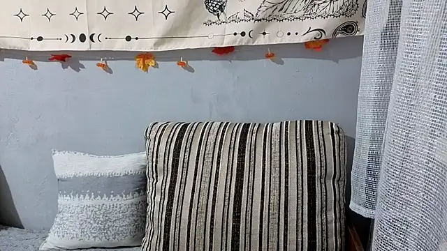 CutieAnny online show from 12.14.25