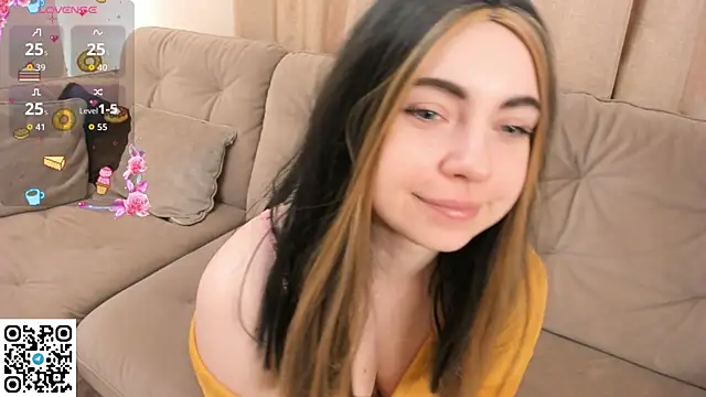 Snapshot of EvaBlimey chatting on 11.02.25 EvaBlimey online show from 11.02.25