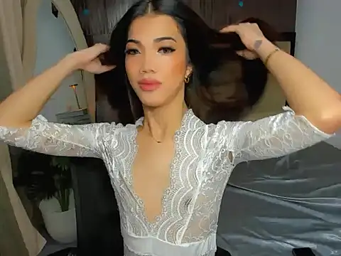 CassieSommereux online show from 12.16.25