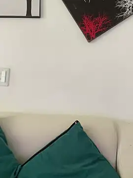 Snapshot of zaracollins01 chatting on 09.18.25 zaracollins01 online show from 09.18.25