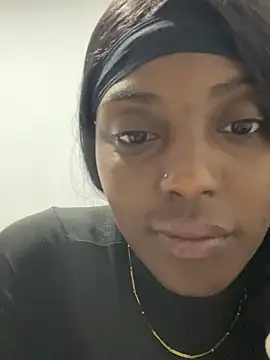 Snapshot of zaracollins01 chatting on 09.25.25 zaracollins01 online show from 09.25.25