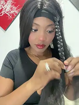 Snapshot of zaracollins01 chatting on 09.28.25 zaracollins01 online show from 09.28.25