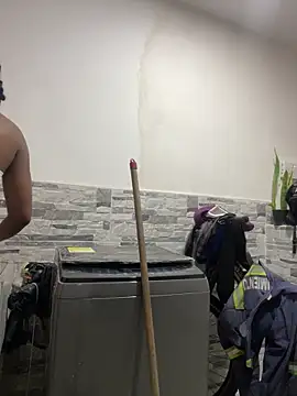 Snapshot of zaracollins01 chatting on 09.28.25 zaracollins01 online show from 09.28.25