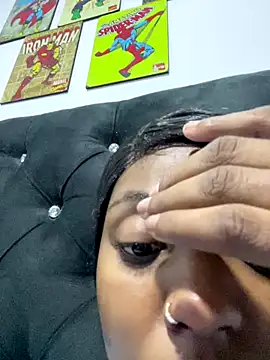 Snapshot of zaracollins01 chatting on 10.25.25 zaracollins01 online show from 10.25.25