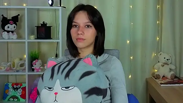 MyeshaTress online show from 09.13.25