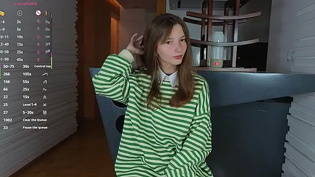 Snapshot of DongMolt chatting on 09.13.25 DongMolt online show from 09.13.25