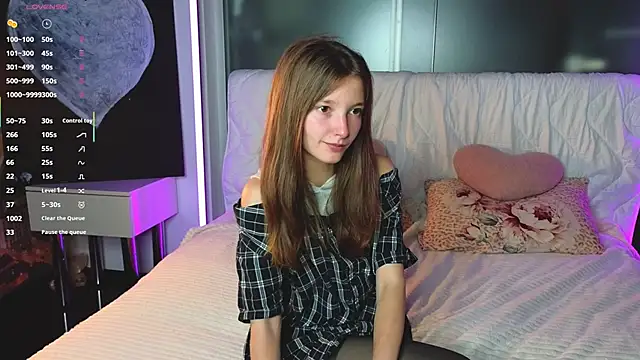 Snapshot of DongMolt chatting on 09.16.25 DongMolt online show from 09.16.25