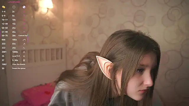 Snapshot of DongMolt chatting on 11.27.25 DongMolt online show from 11.27.25