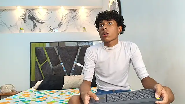 LONDON BOYS1 online show from 10.12.25