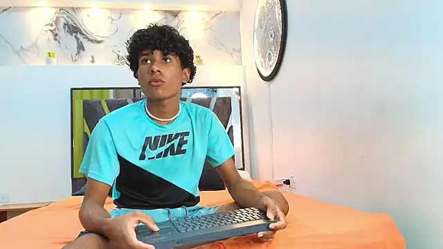 LONDON BOYS1 online show from 10.15.25