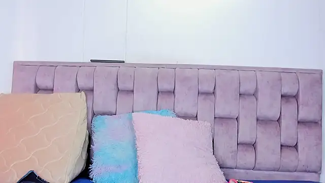 Alexa-Hunter online show from 04.11.26