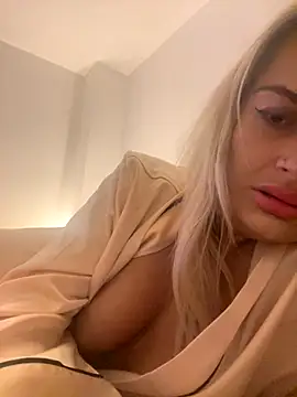 Seductive-SkyeXXX online show from 09.18.25