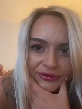 Seductive-SkyeXXX online show from 10.18.25