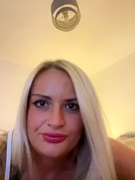 Seductive-SkyeXXX online show from 10.23.25