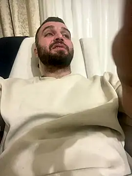 banuemre28 online show from 12.20.25