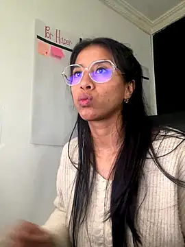 Snapshot of Incognitegirl chatting on 09.17.25 Incognitegirl online show from 09.17.25