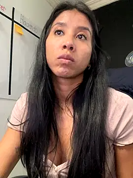 Snapshot of Incognitegirl chatting on 09.24.25 Incognitegirl online show from 09.24.25