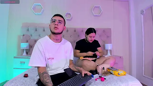 AresAndGabby online show from 10.06.25