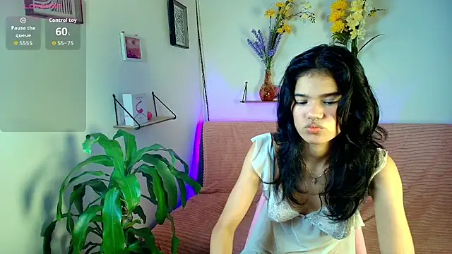 emycarver09 online show from 10.14.25