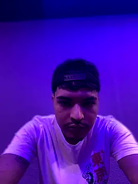 Snapshot of Snowlann chatting on 10.01.25 Snowlann online show from 10.01.25