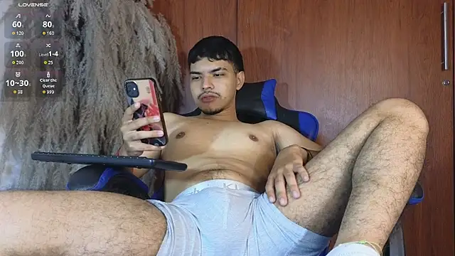 Snapshot of Snowlann chatting on 10.02.25 Snowlann online show from 10.02.25