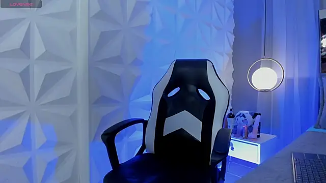 MAGIC CLOEH online show from 10.06.25