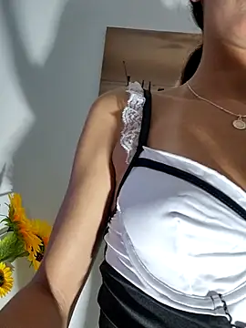 lupitaaxxx online show from 09.09.25