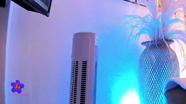 ArianaSantana online show from 11.11.25