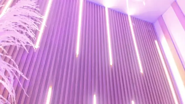 ArianaSantana online show from 12.15.25