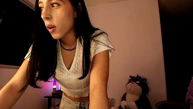 Snapshot of violethun_ chatting on 10.11.25 violethun  online show from 10.11.25