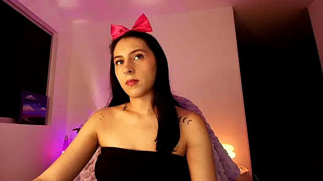 Snapshot of violethun_ chatting on 10.14.25 violethun  online show from 10.14.25