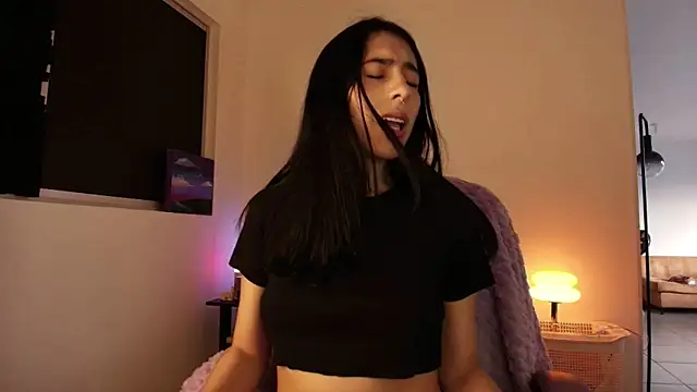 Snapshot of violethun_ chatting on 10.19.25 violethun  online show from 10.19.25