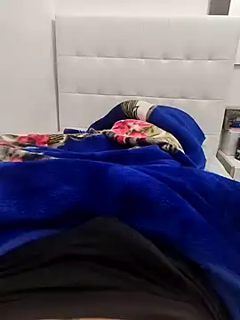 Snapshot of Yazaza1999 chatting on 10.08.25 Yazaza1999 online show from 10.08.25