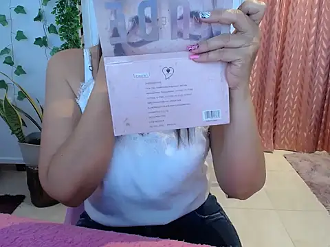 Snapshot of Manuela_lara_ chatting on 09.13.25 Manuela lara  online show from 09.13.25