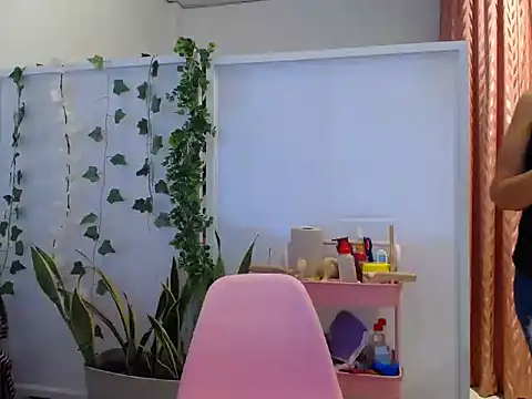 Snapshot of Manuela_lara_ chatting on 09.15.25 Manuela lara  online show from 09.15.25