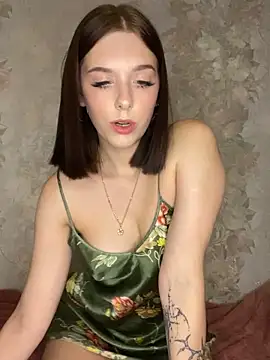 MiaMrazz online show from 10.22.25