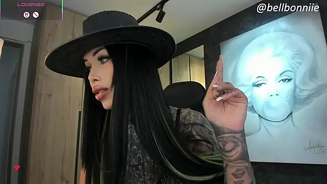 belllbonniie online show from 10.30.25