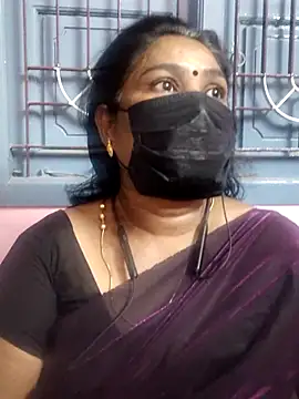 Snapshot of Tamil_Azhaghi25 chatting on 06.01.26 Tamil Azhaghi25 online show from 06.01.26