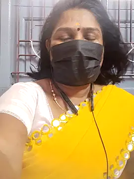 Snapshot of Tamil_Azhaghi25 chatting on 06.18.26 Tamil Azhaghi25 online show from 06.18.26