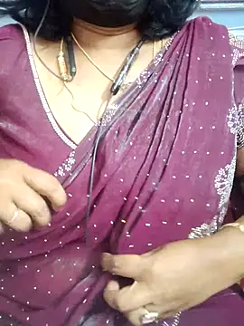 Snapshot of Tamil_Azhaghi25 chatting on 07.04.26 Tamil Azhaghi25 online show from 07.04.26