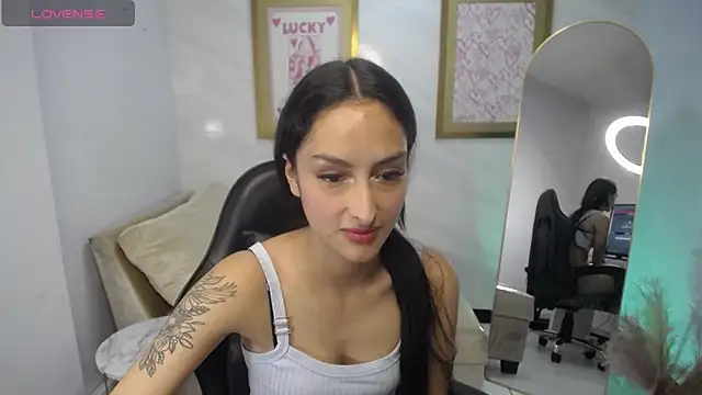 Tifany v online show from 10.06.25