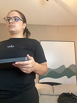 Tayler Kim online show from 11.29.25