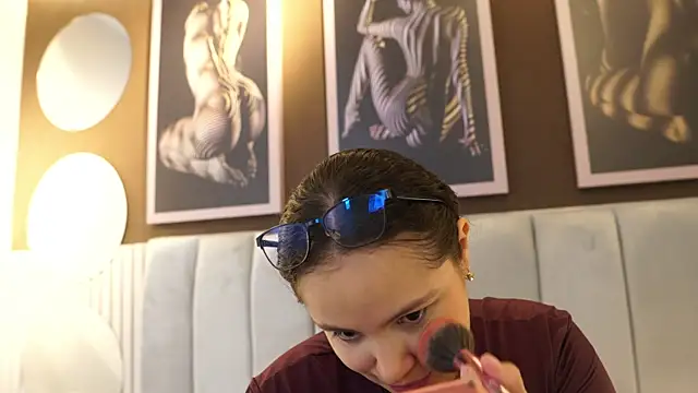 Tayler Kim online show from 12.18.25