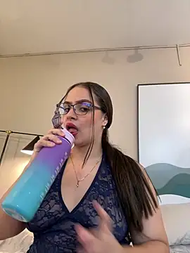 Tayler Kim online show from 02.21.26