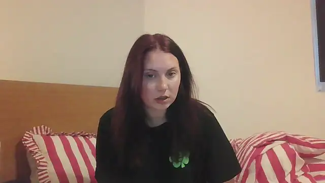 Snapshot of RoseMaee chatting on 10.21.25 RoseMaee online show from 10.21.25